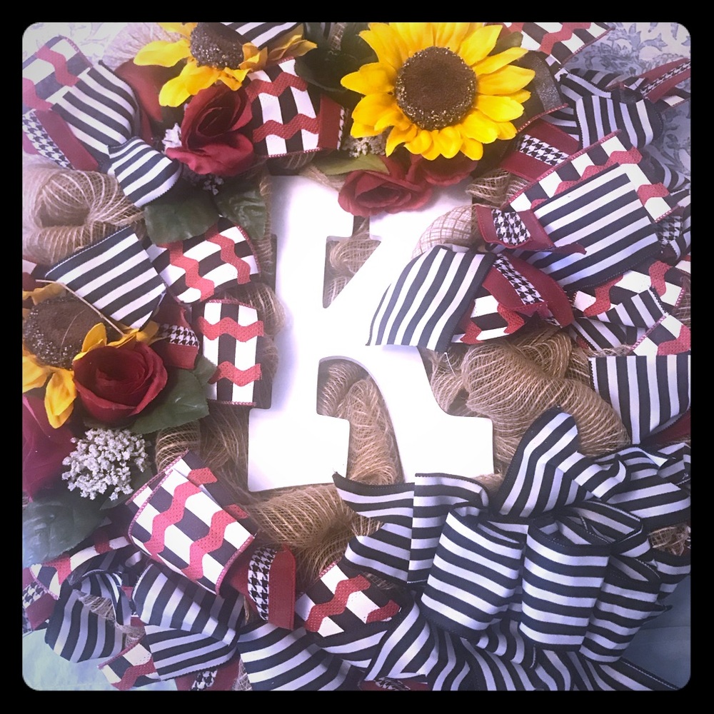 Beautiful custom wreath!  18”